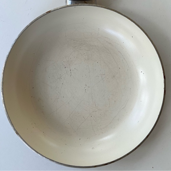 Small red frying pan - Picture 3 of 7